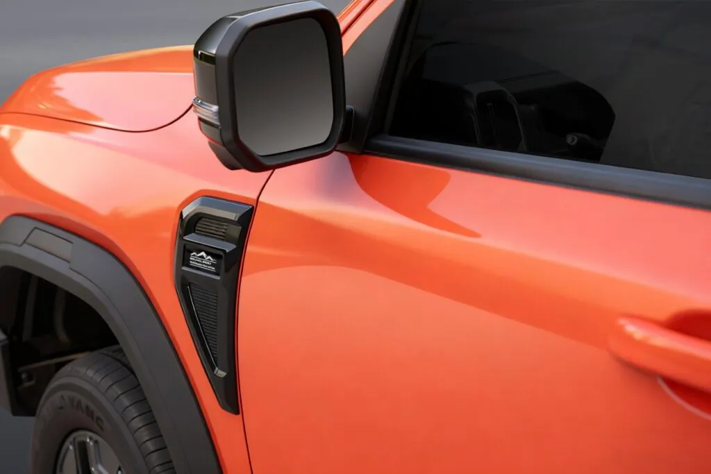 Rely R8, espejo con ajuste eléctrico