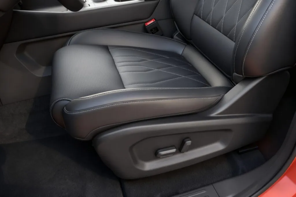 Rely R8, detalle de asiento
